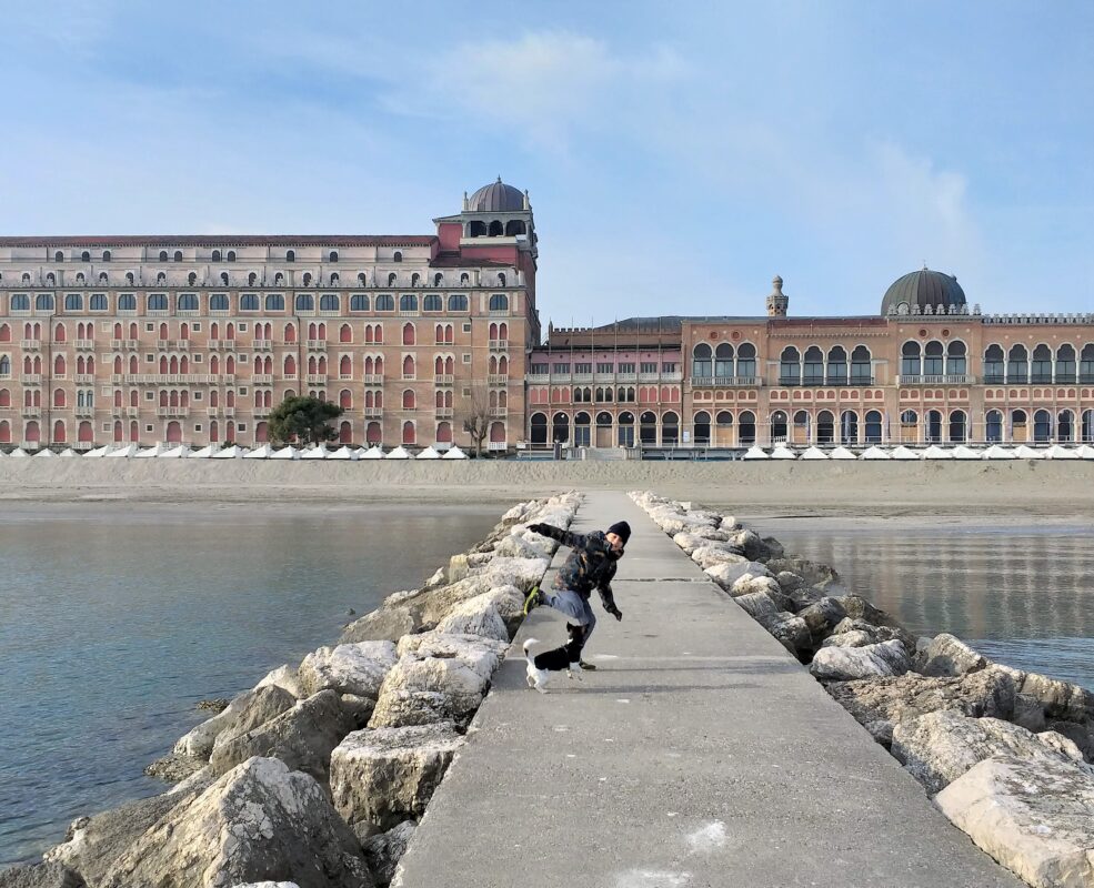 Lido di Venezia, di fronte all'Hotel Excelsior.