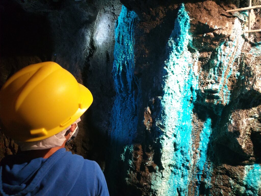 Parco Minerario San Silvestro con bambini crisocolla