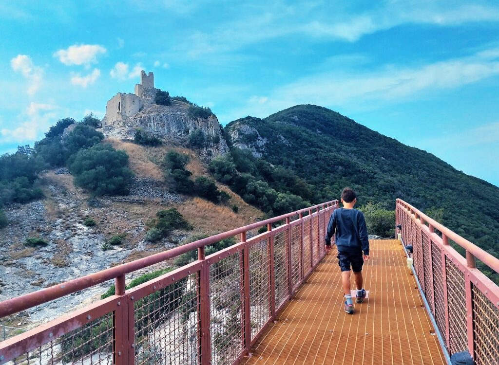 Da Baratti a Follonica con bambini Rocca San Silvestro parco minerario