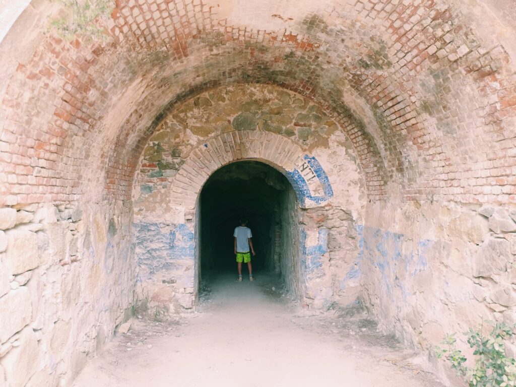 Elba, tunnel a Capo Enfola.