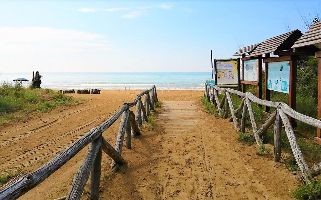 Caorle, spiaggia libera della Brussa.