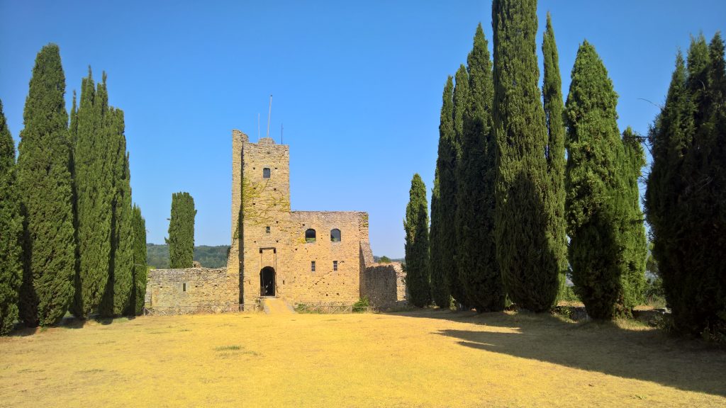 Pratovecchio, il castello di Romena.