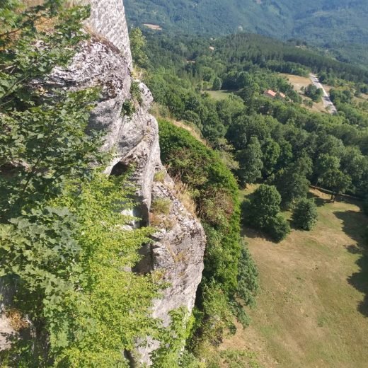 Bibbiena, Santuario della Verna: il Balcone del Diavolo.