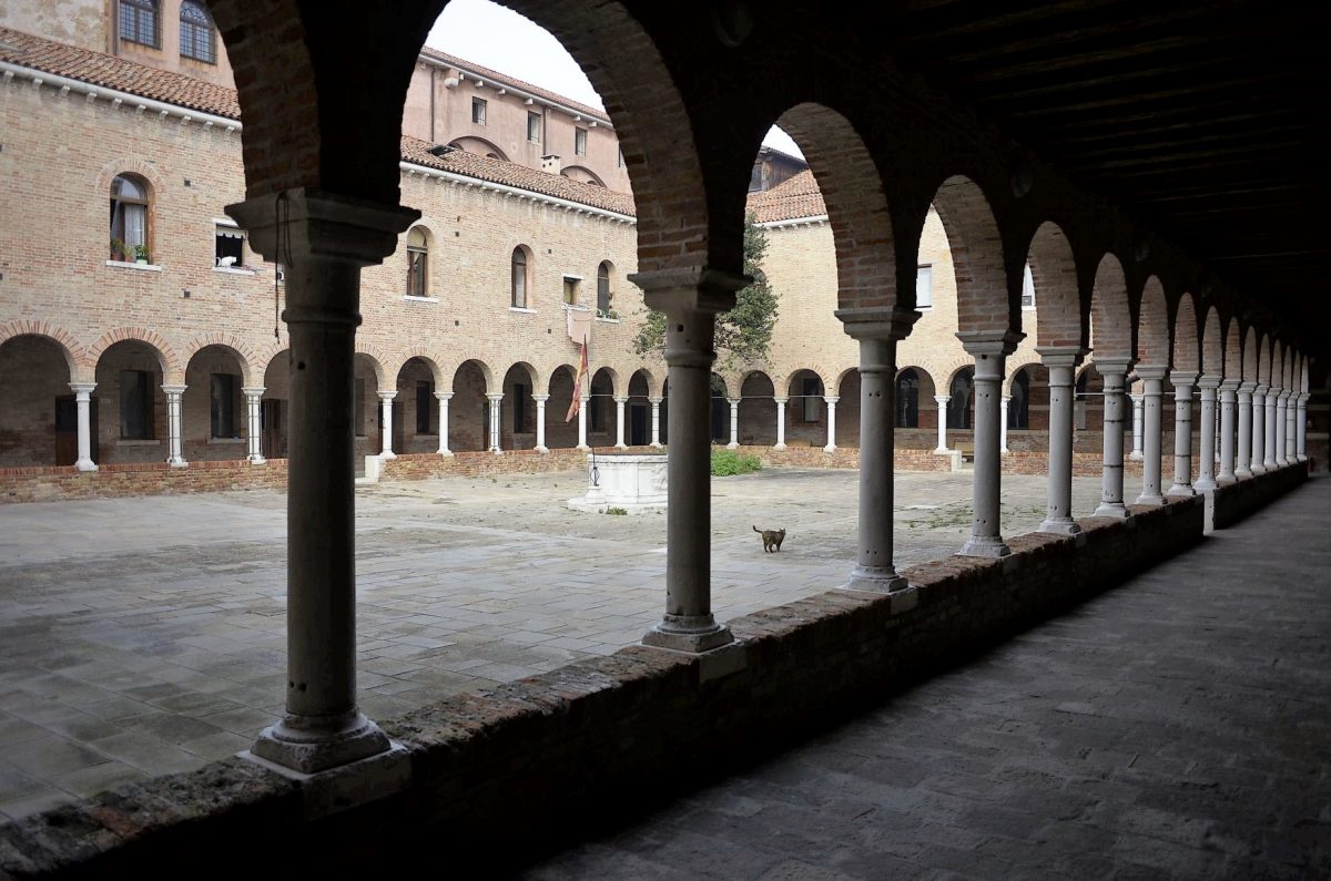 Venezia Giudecca Chiostro Santi Cosma e Damiano