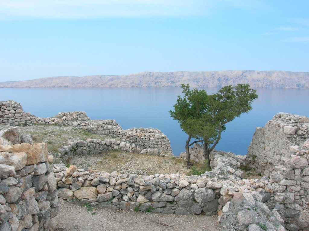 CRoazia Pag vista dalla terraferma