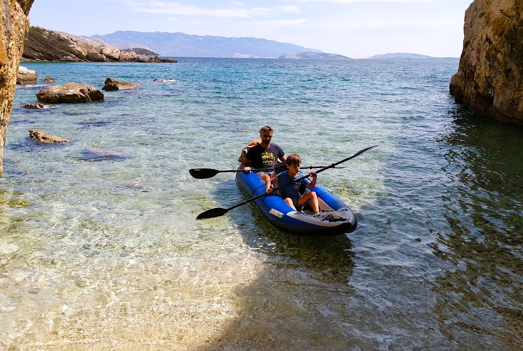 Croazia con bambini Krk in canoa