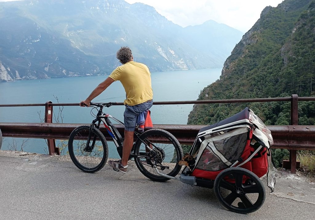 Garda Sentiero del Ponale con e-bike trasportino