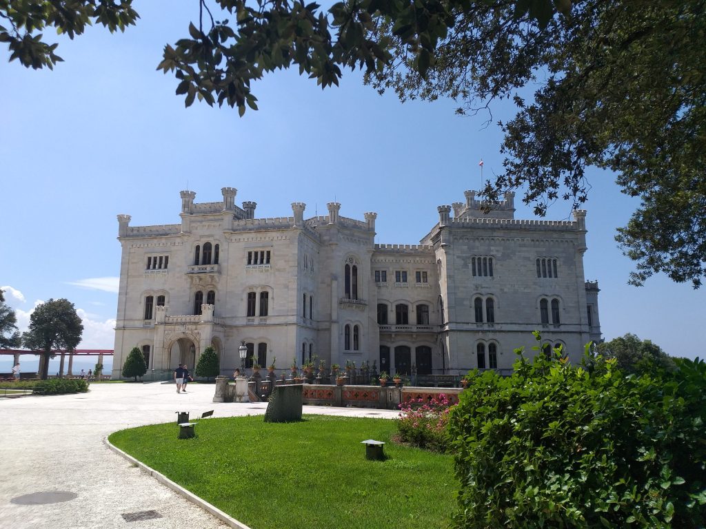 Trieste castello Miramare