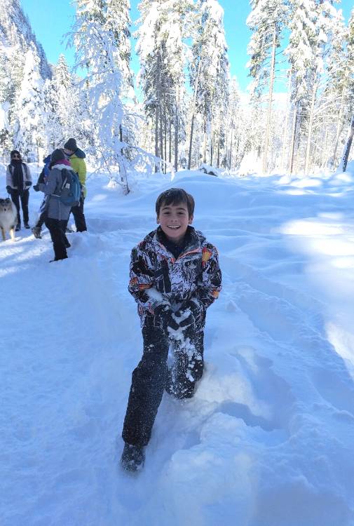 sulla neve senza sciare bambini valbruna friuli