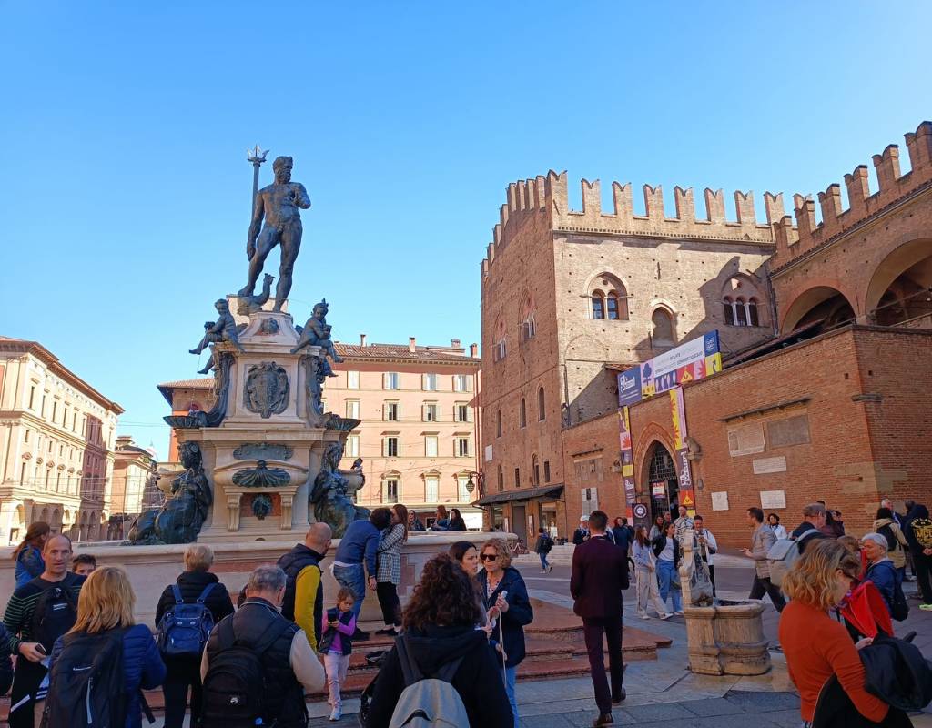 Bologna con bambini Piazza del Nettuno