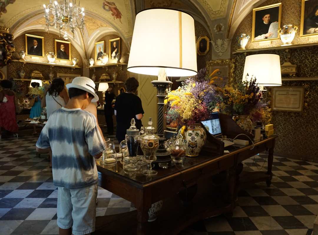 Firenze visita famiglia antica Farmacia Santa Maria Novella