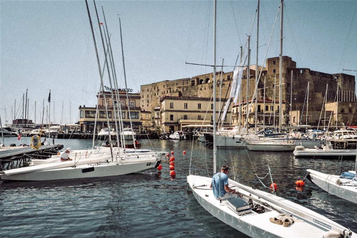 Castel dell'ovo borgo marinaro Napoli