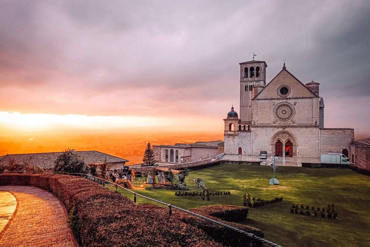 assisi con bambini basilica san francesco