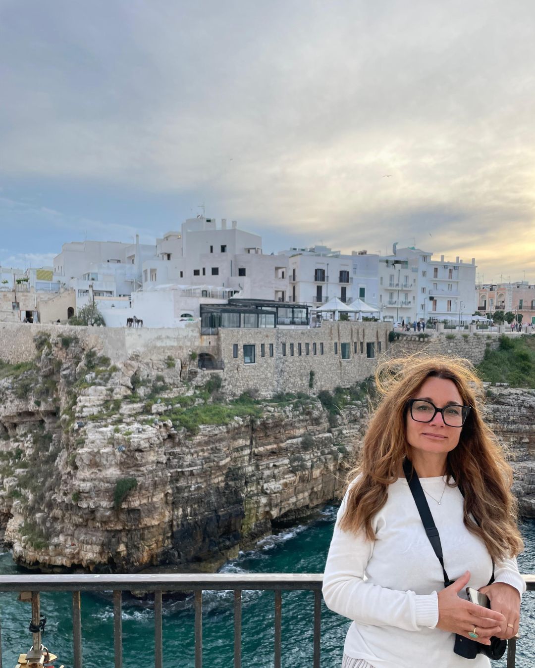 Polignano a Mare cosa fare e vedere terrazza su Lama Monachile
